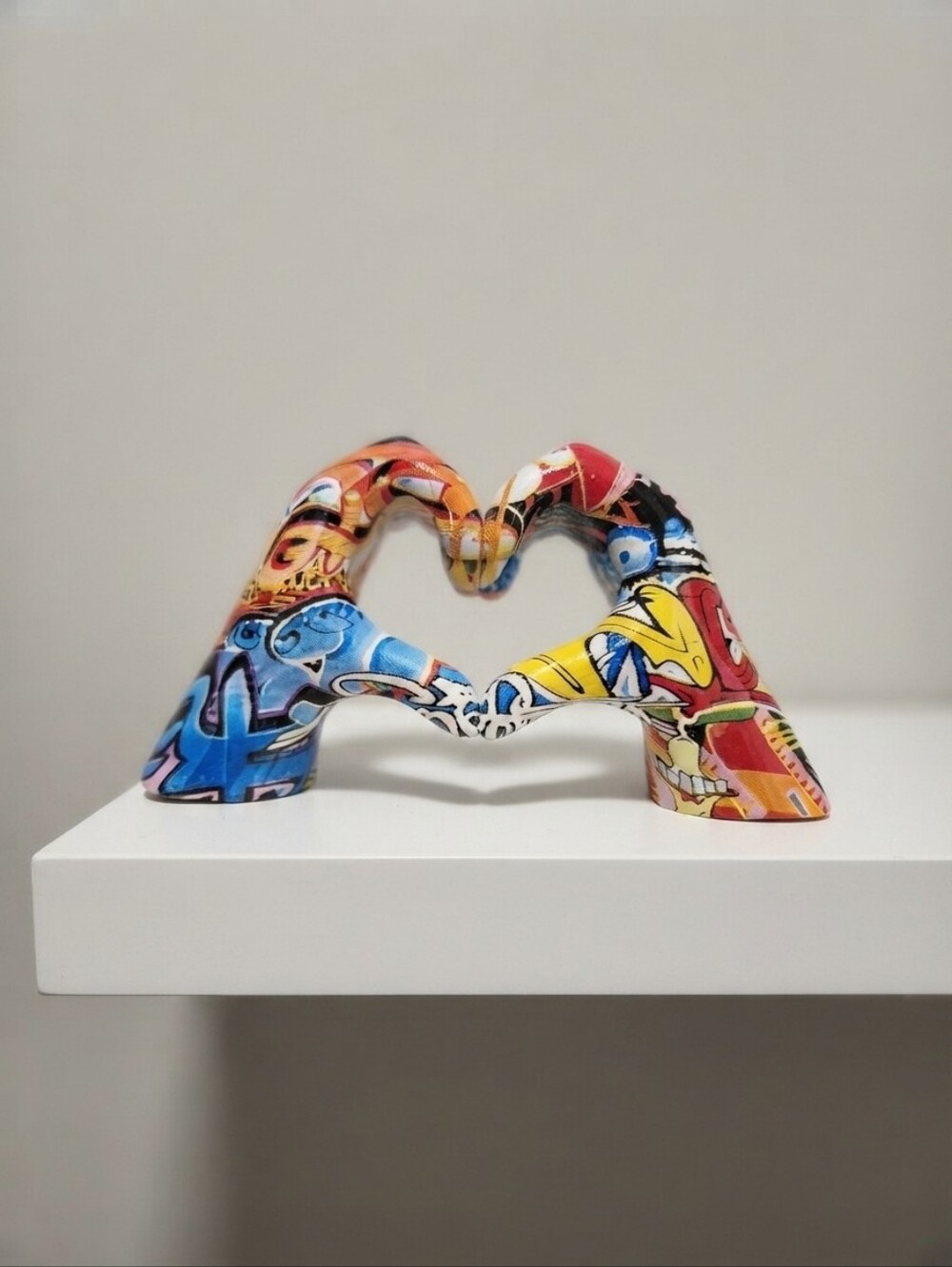 NEW Graffiti Heart Hands Sculpture  (0233)